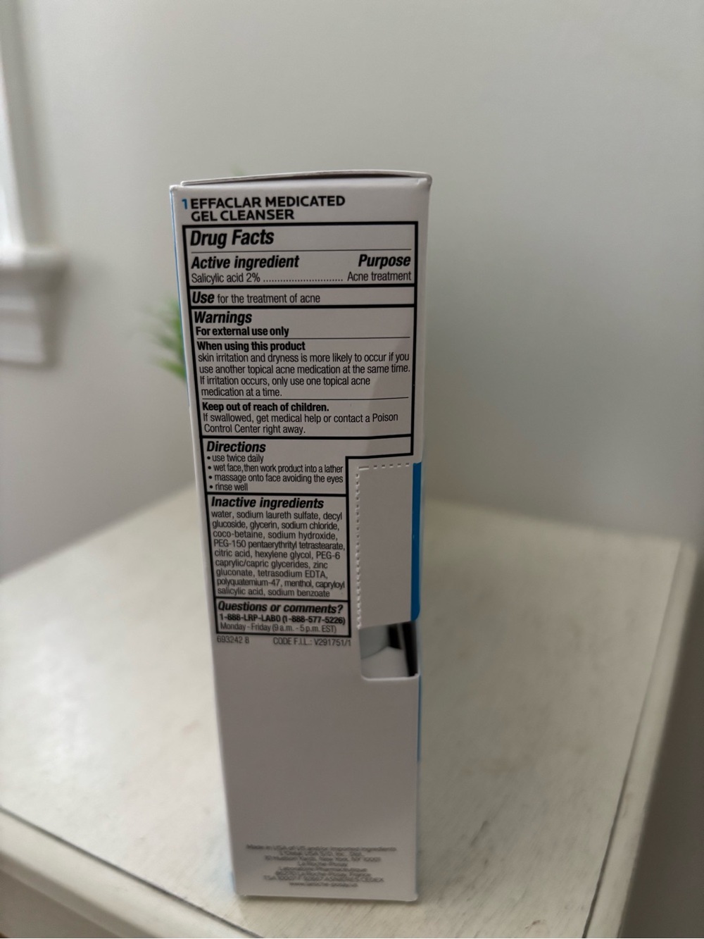 La Roche-Posay Effaclar Daily Acne Essentials Kit | 3-Step Acne Care Set - Picture 5 of 12